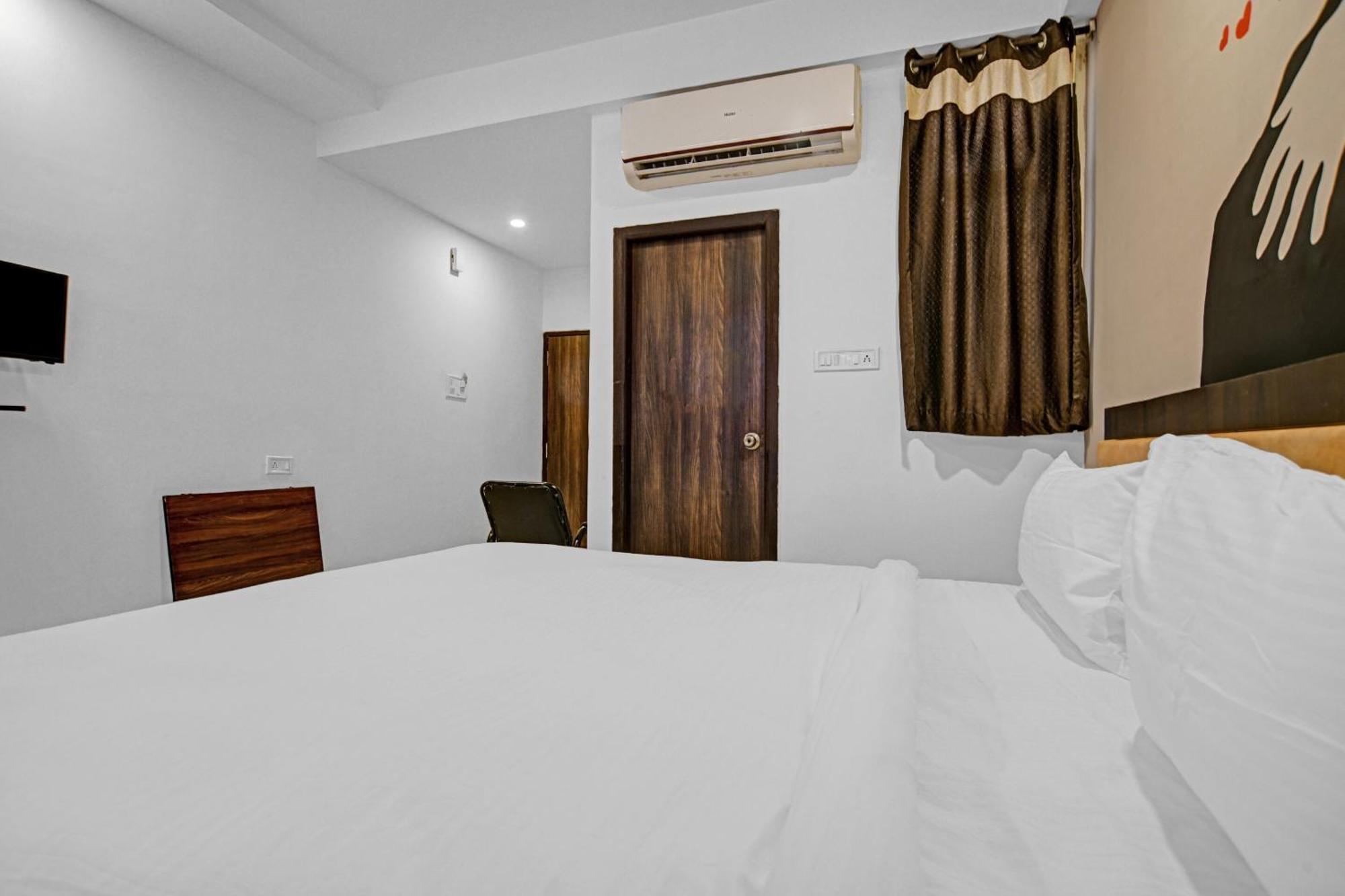 Hotel Collection O The Eternity Near Lig Sqaure à Indore Extérieur photo