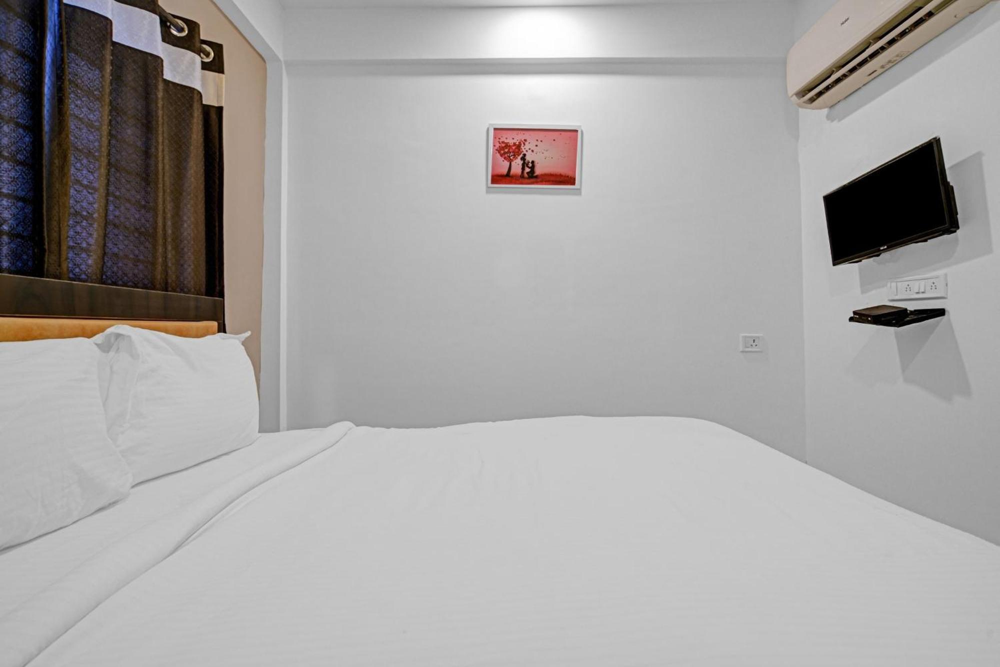 Hotel Collection O The Eternity Near Lig Sqaure à Indore Extérieur photo