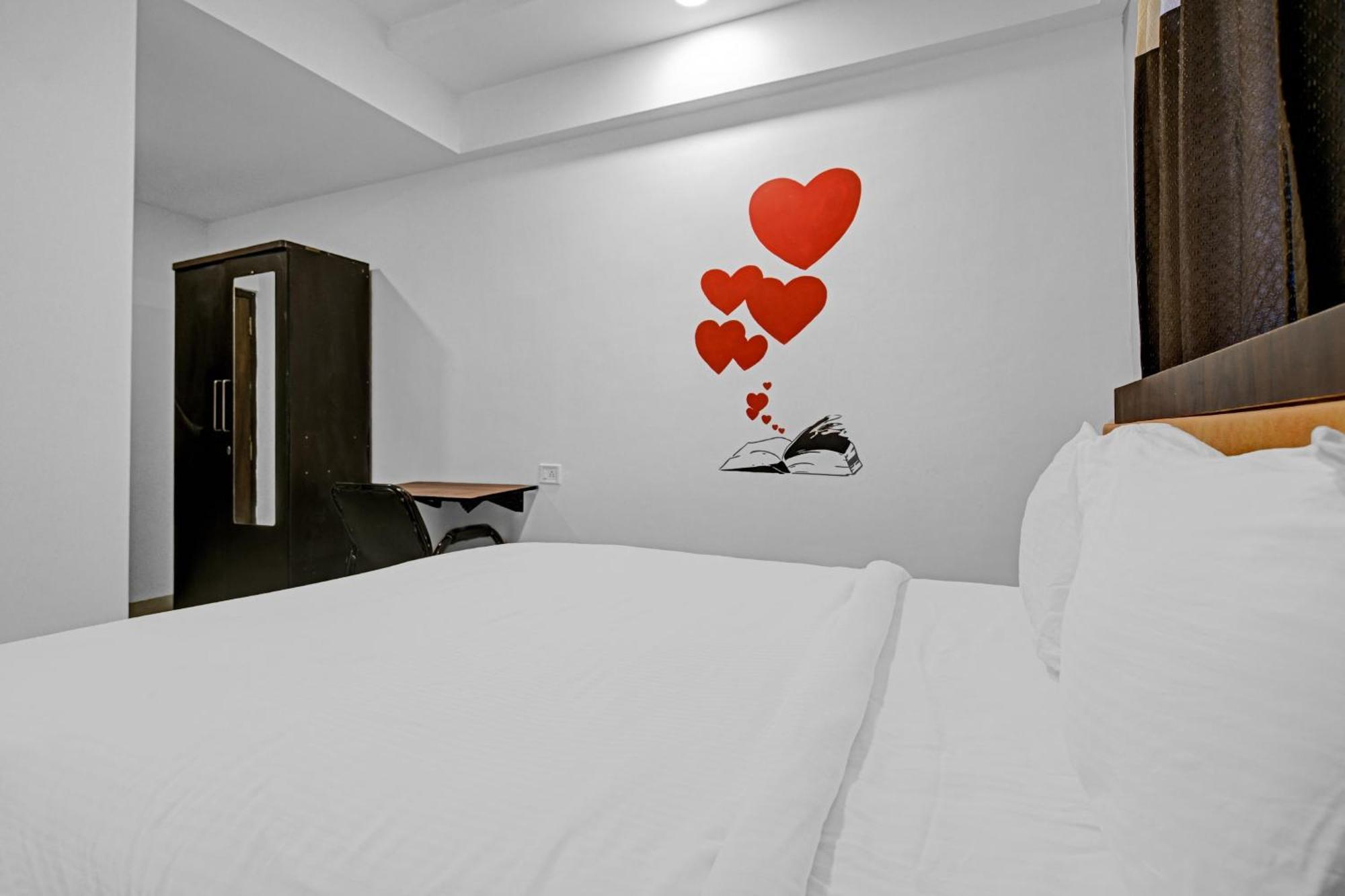 Hotel Collection O The Eternity Near Lig Sqaure à Indore Extérieur photo