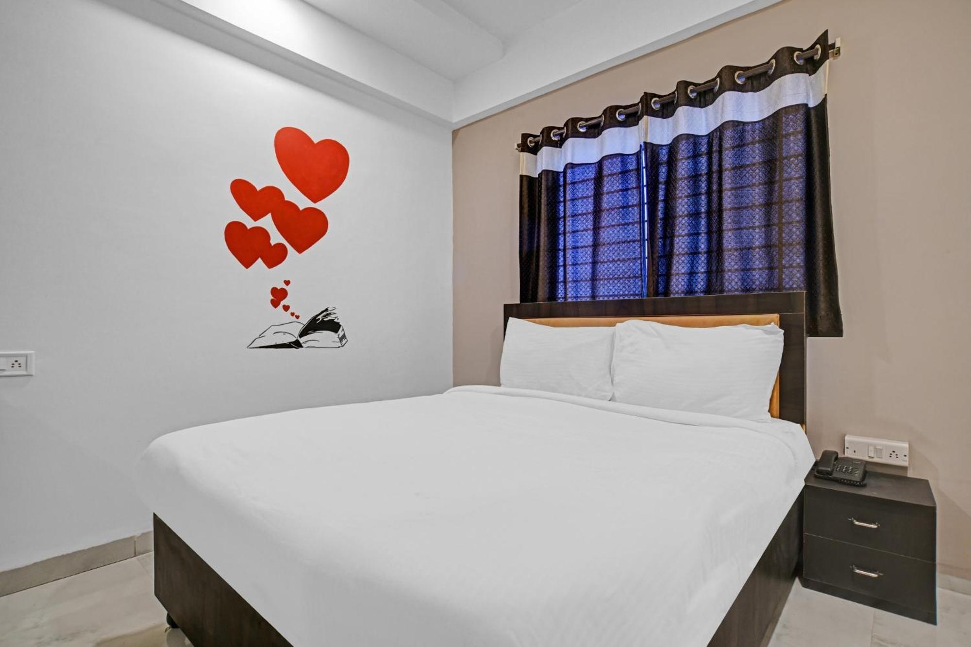 Hotel Collection O The Eternity Near Lig Sqaure à Indore Extérieur photo