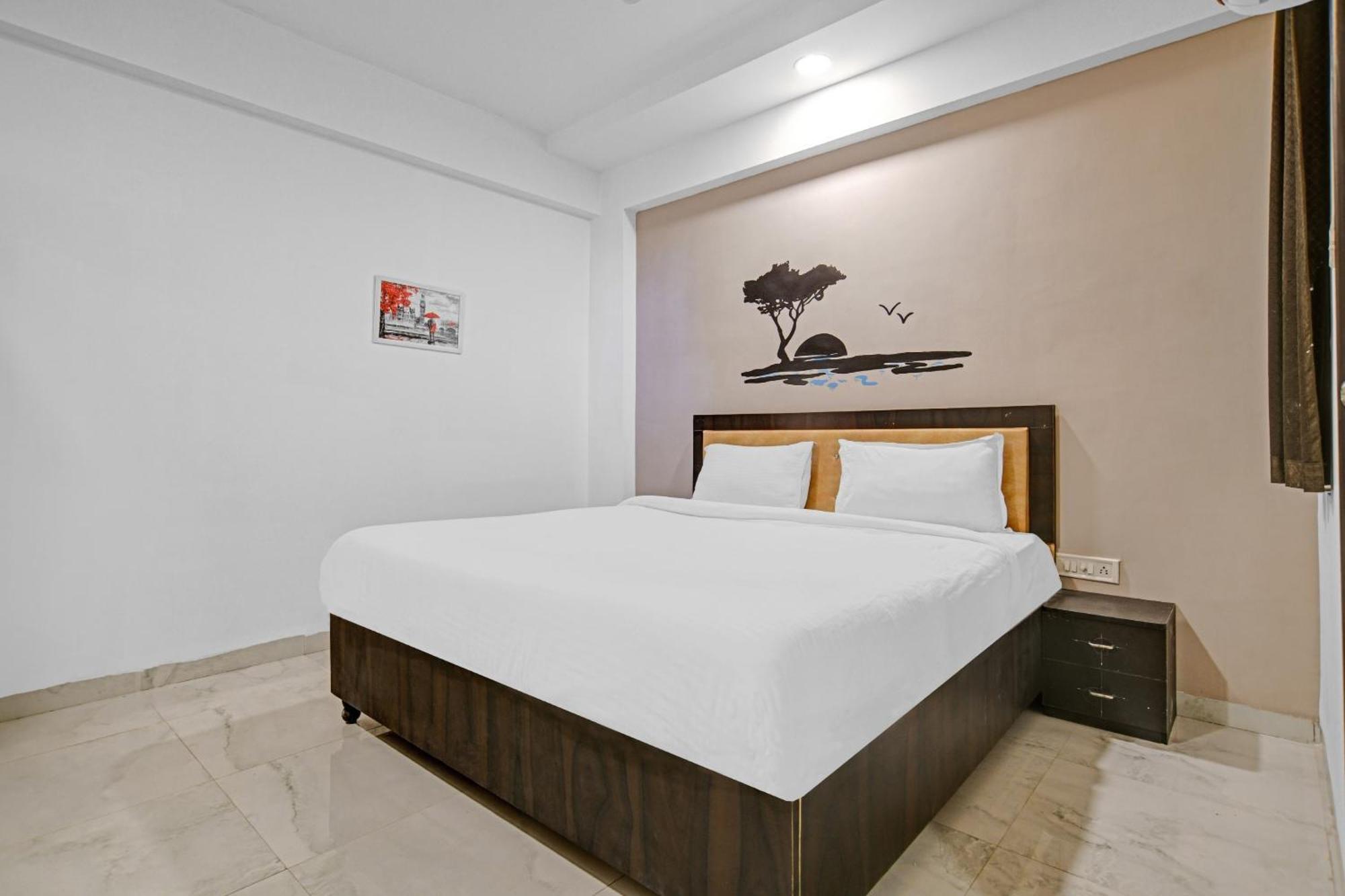 Hotel Collection O The Eternity Near Lig Sqaure à Indore Extérieur photo